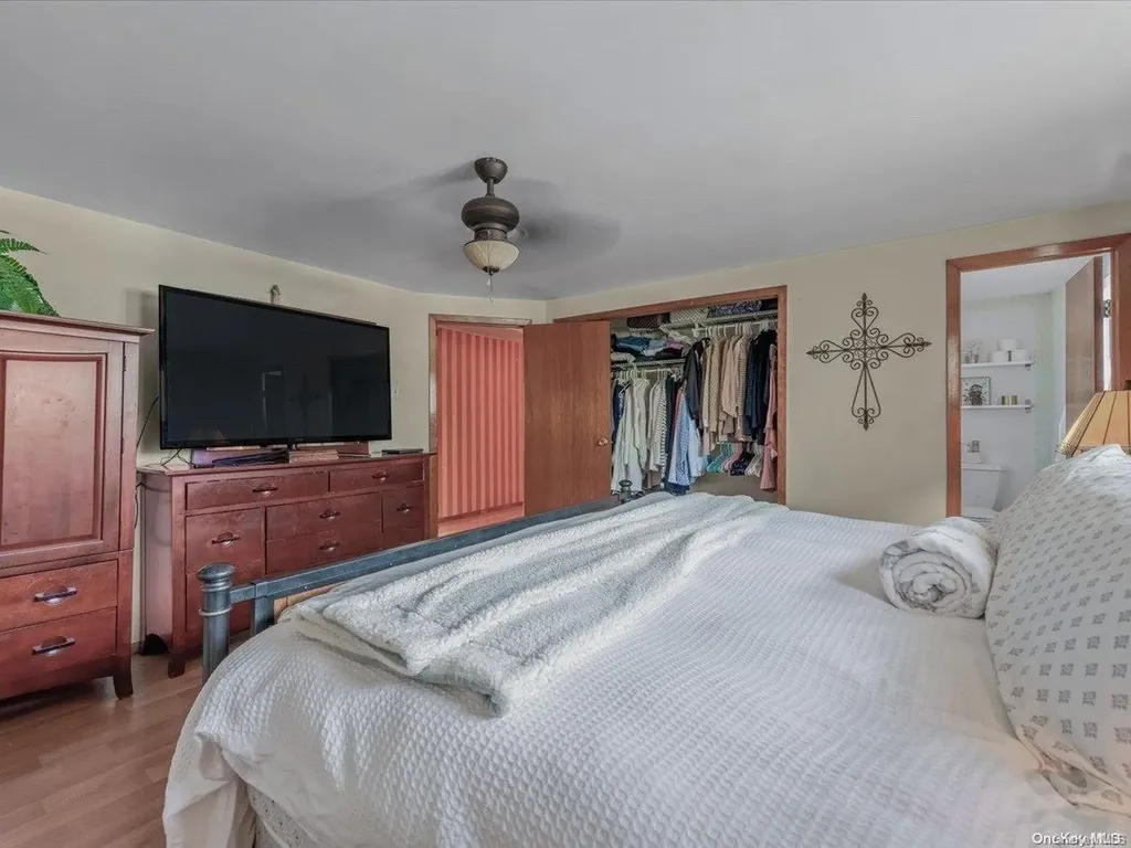 116 Old Oak Lane Levittown NY 11756