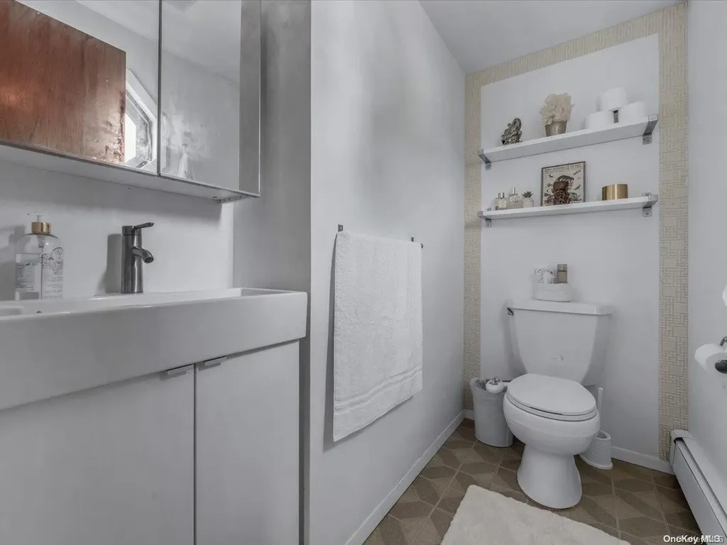 116 Old Oak Lane Levittown NY 11756