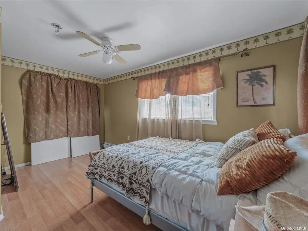 116 Old Oak Lane Levittown NY 11756
