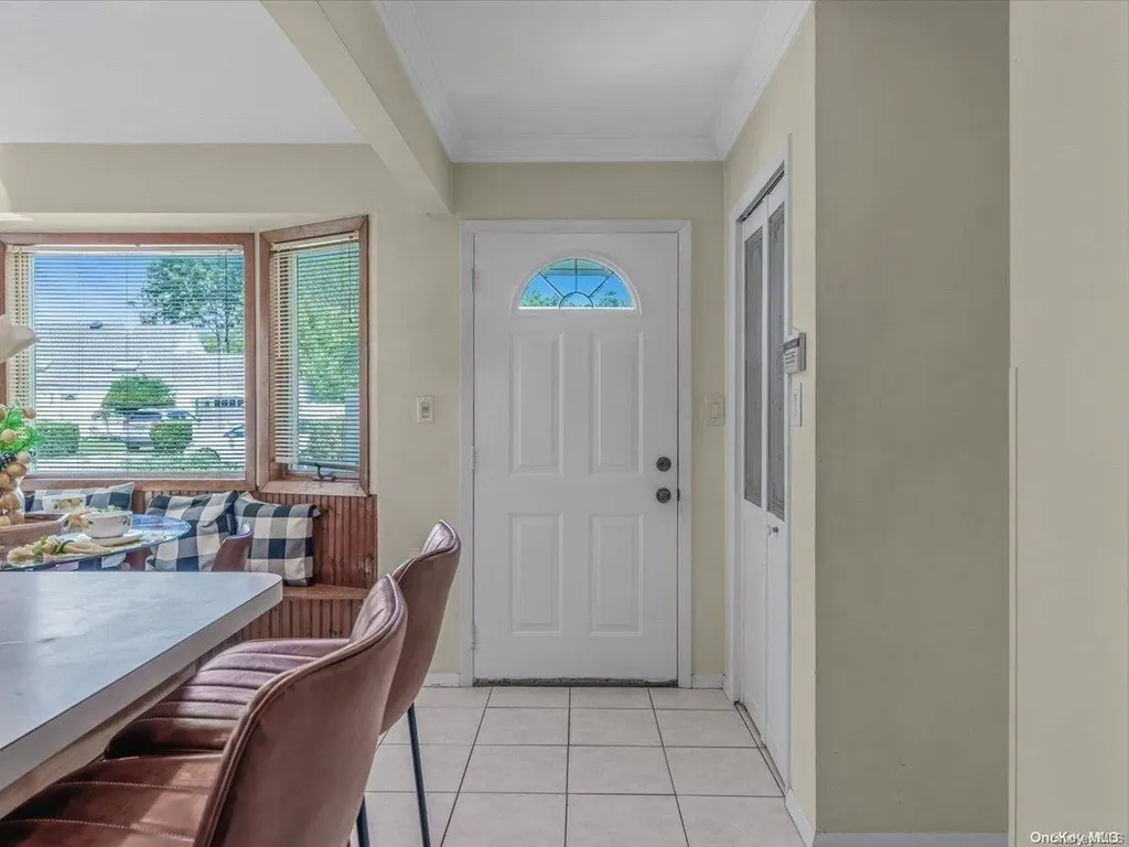 116 Old Oak Lane Levittown NY 11756