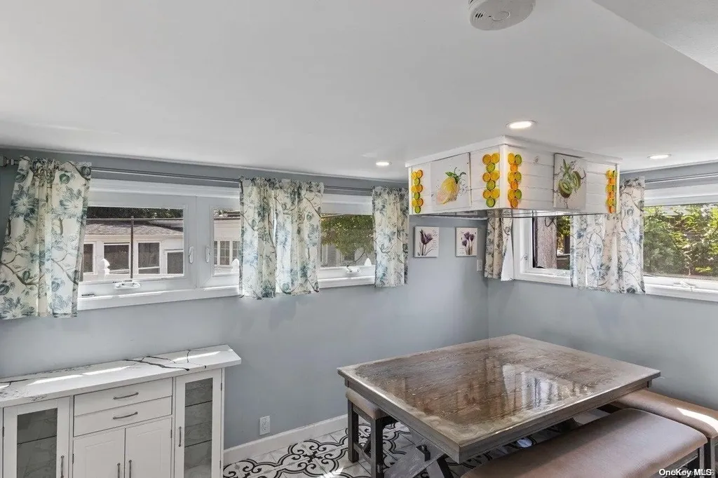 30 Aberdeen Road New Hyde Park NY 11040