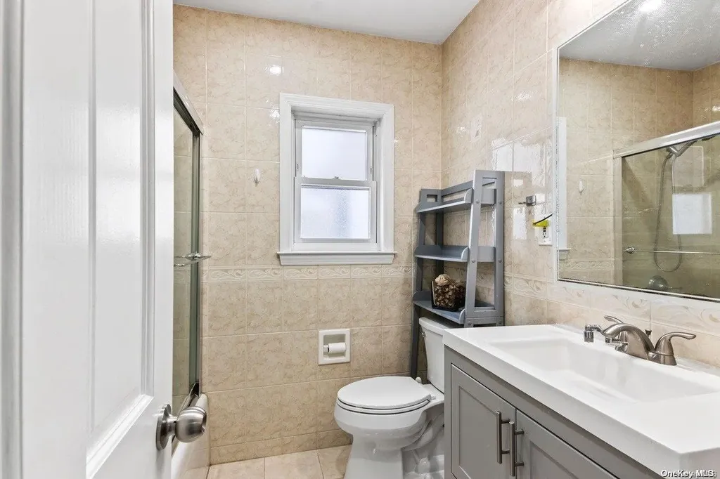 30 Aberdeen Road New Hyde Park NY 11040