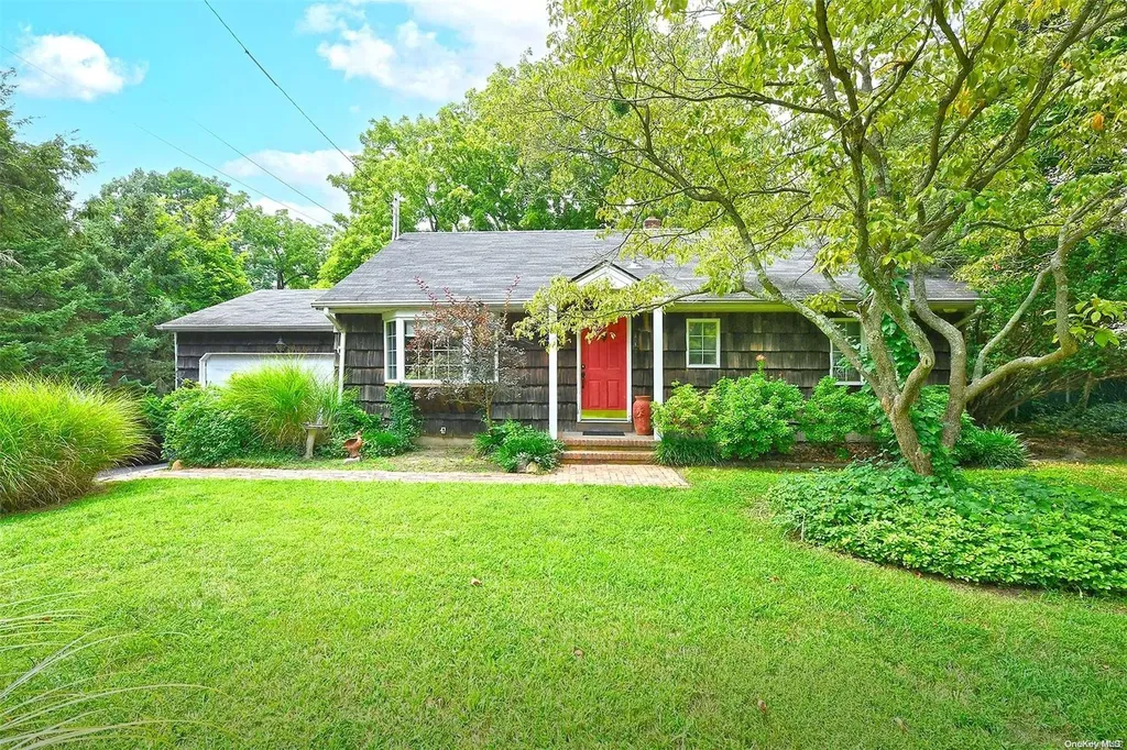 52 River Road Smithtown NY 11787