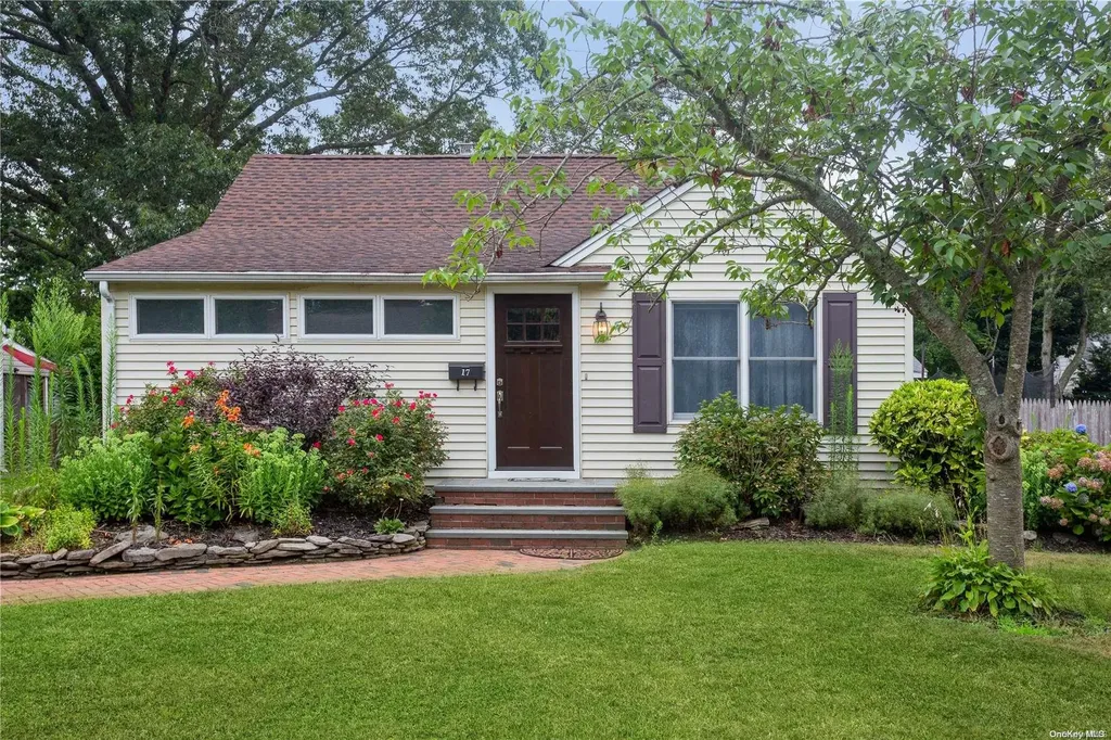 17 Walnut Avenue Patchogue NY 11772
