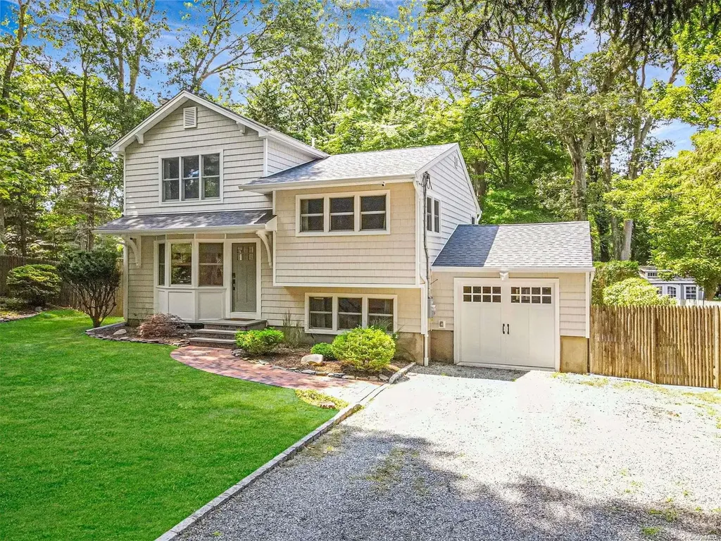 116 Quaker Path Stony Brook NY 11790