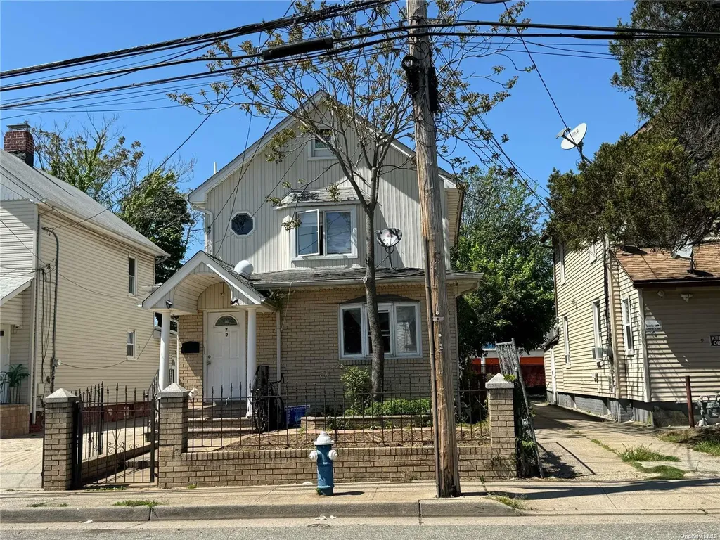 79 Grove Street Hempstead NY 11550
