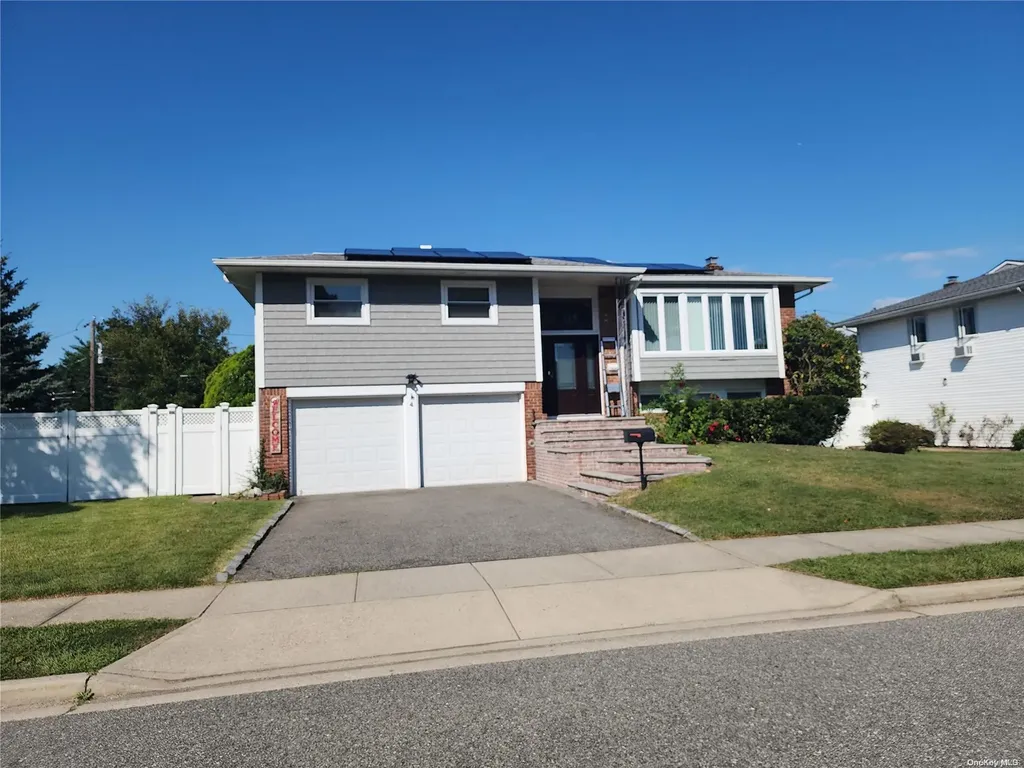 4 Taft Avenue Bethpage NY 11714
