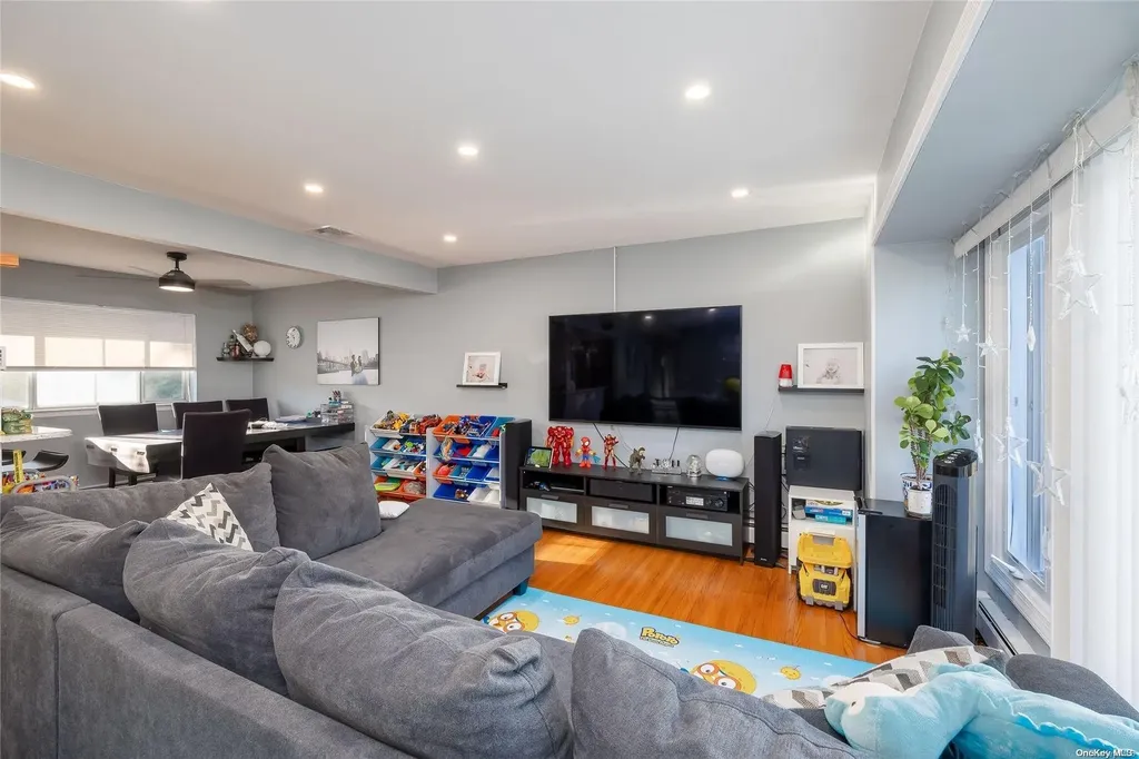 4 Taft Avenue Bethpage NY 11714
