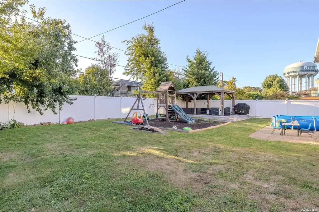 4 Taft Avenue Bethpage NY 11714