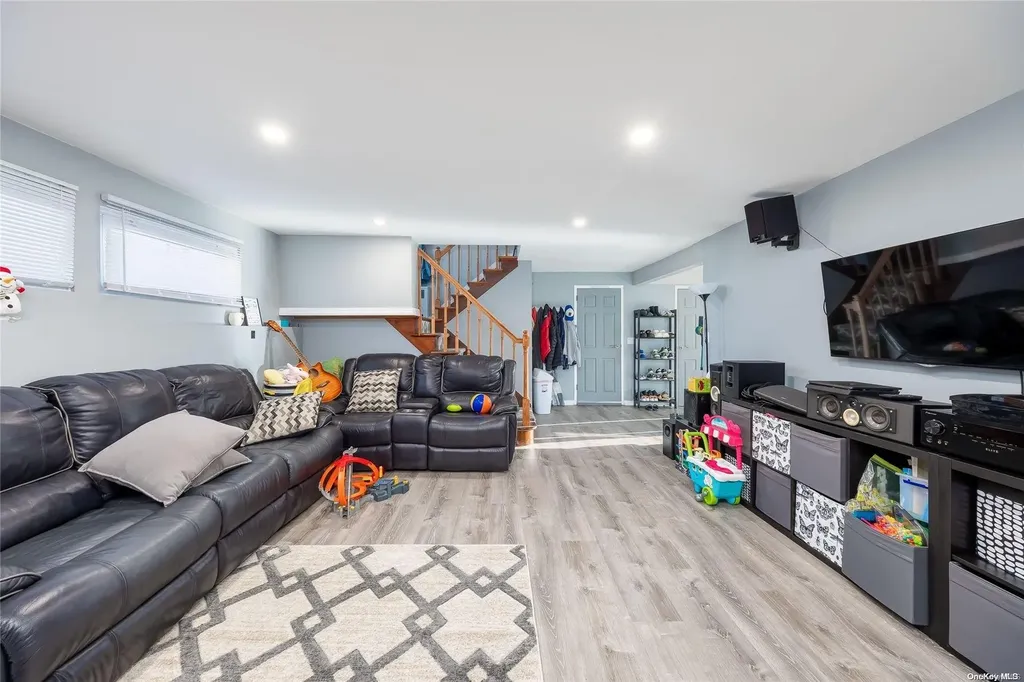 4 Taft Avenue Bethpage NY 11714