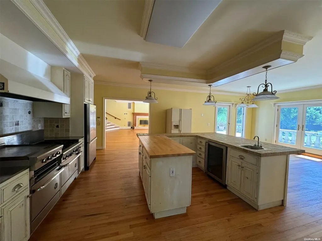 108 Harbor Road Saint James NY 11780