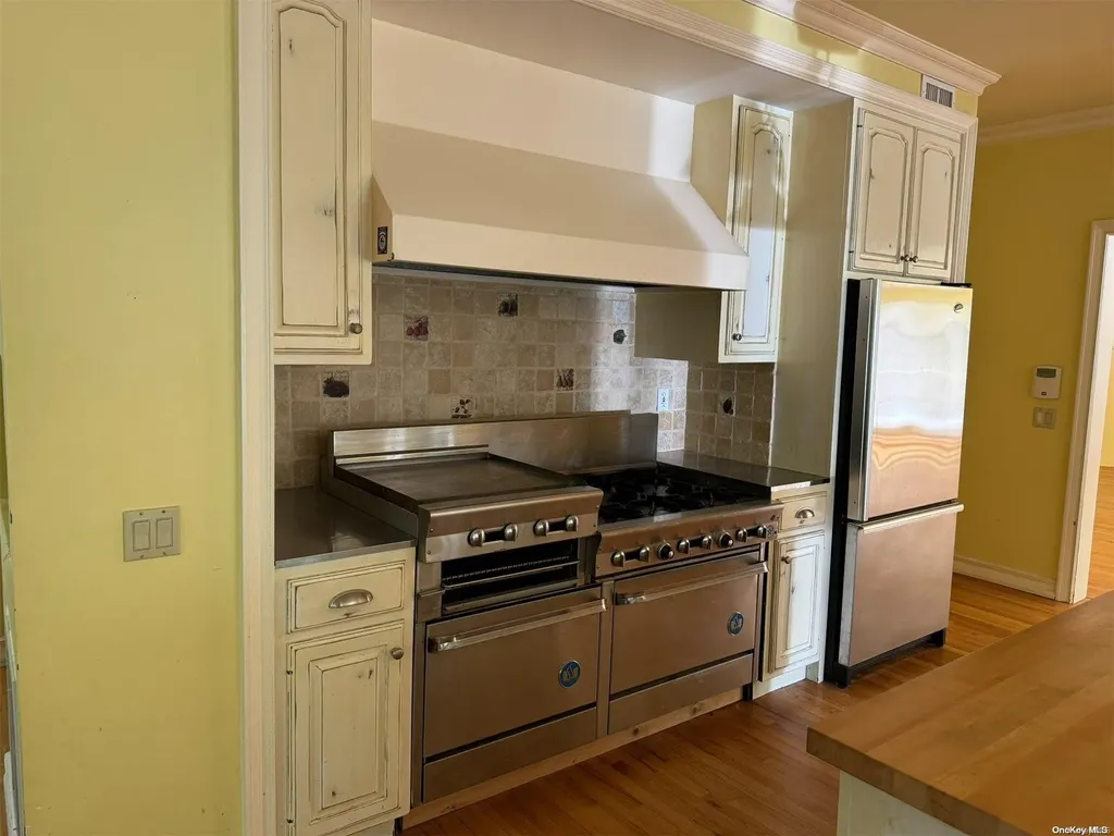 108 Harbor Road Saint James NY 11780