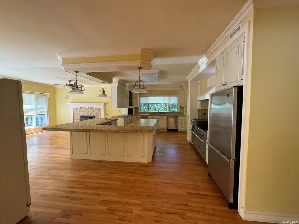 108 Harbor Road Saint James NY 11780
