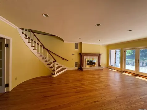 108 Harbor Road Saint James NY 11780