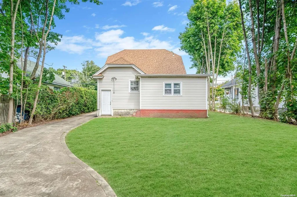 132 E Clinton Avenue Roosevelt NY 11575
