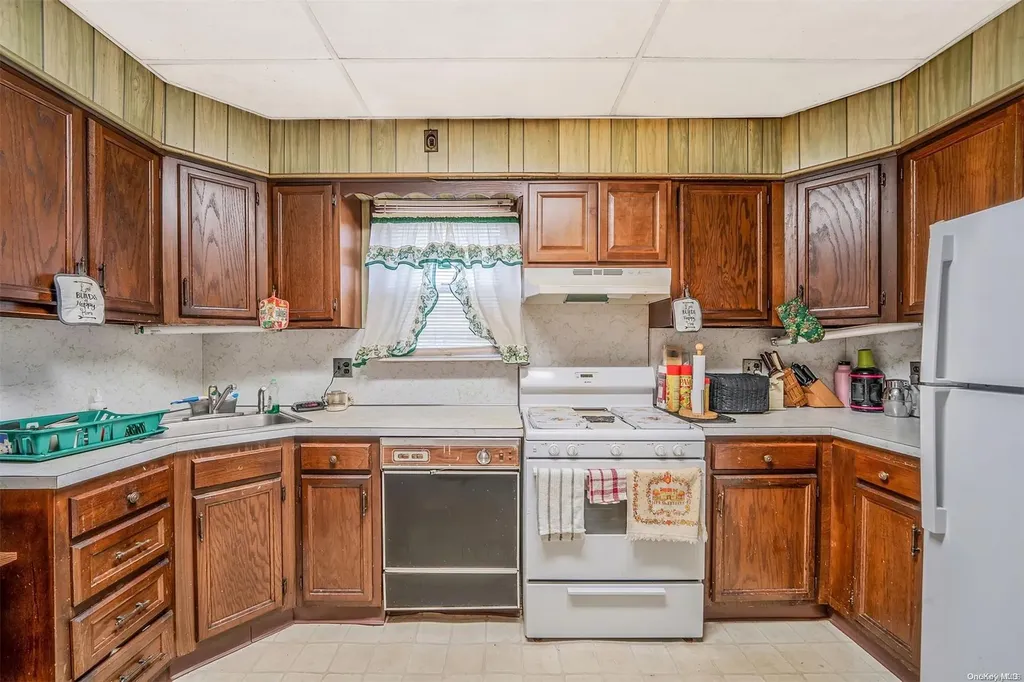 132 E Clinton Avenue Roosevelt NY 11575