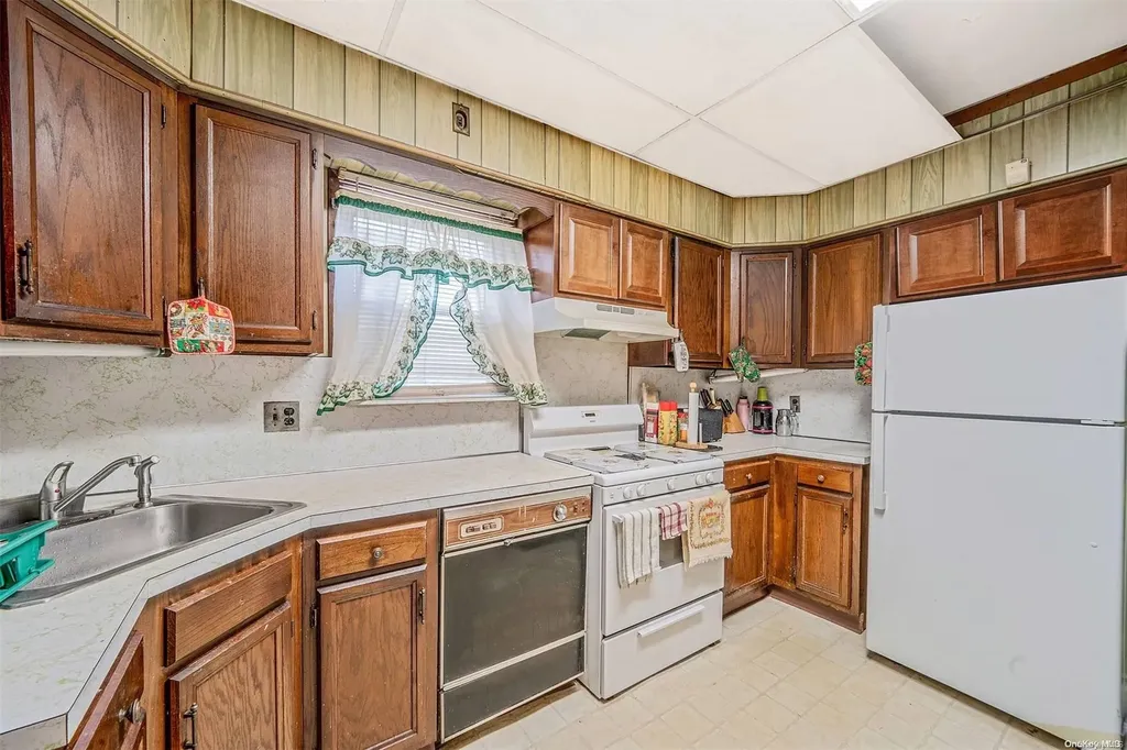 132 E Clinton Avenue Roosevelt NY 11575
