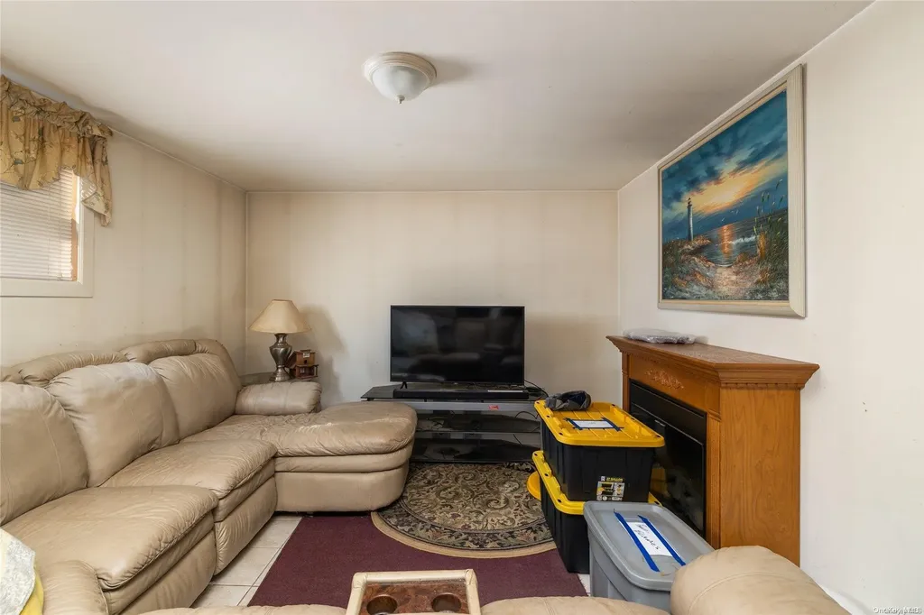 183 Beaver Drive Mastic Beach NY 11951