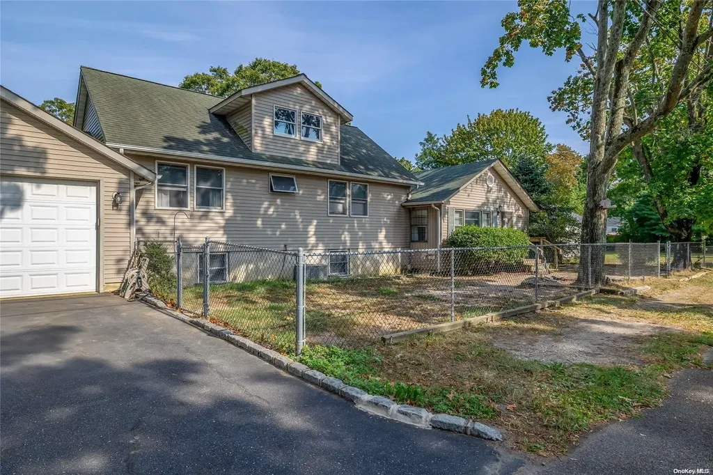 183 Beaver Drive Mastic Beach NY 11951