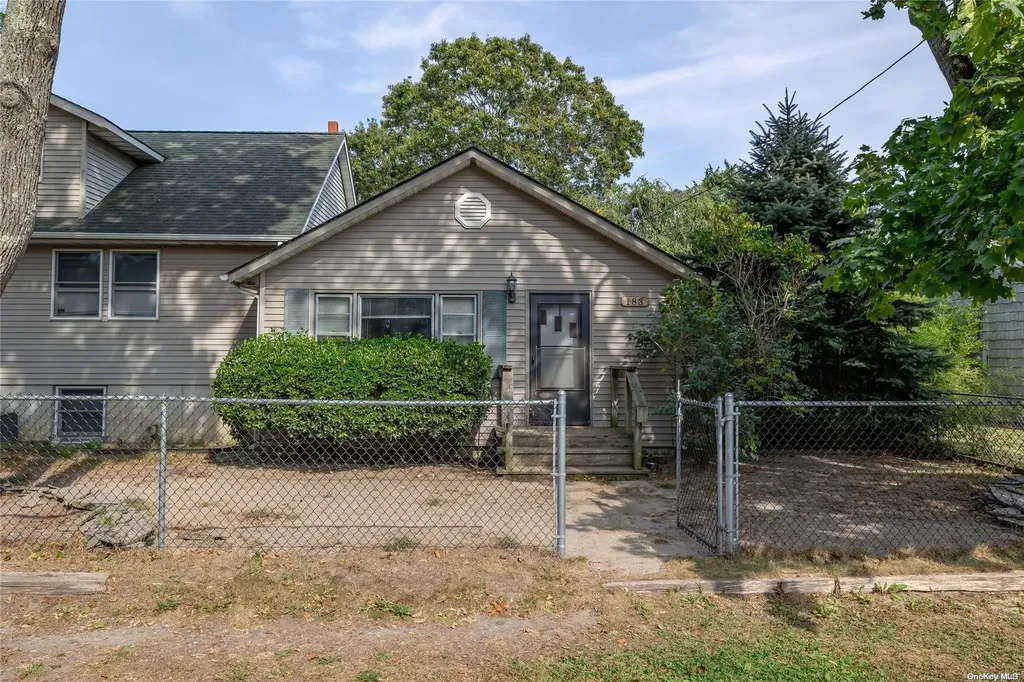 183 Beaver Drive Mastic Beach NY 11951