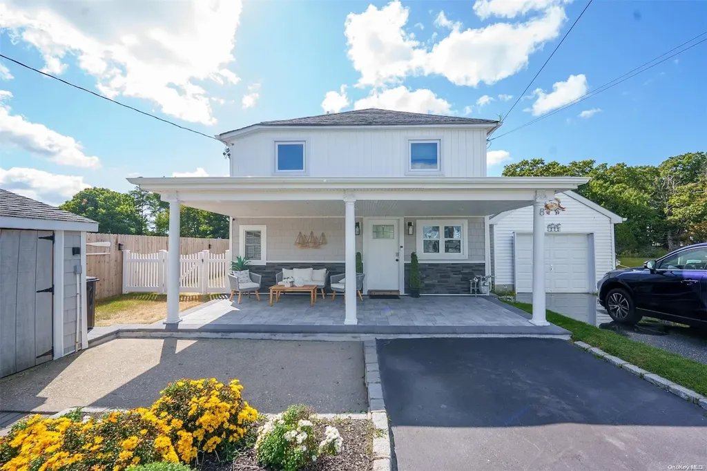 8 Cottage Avenue Bay Shore NY 11706