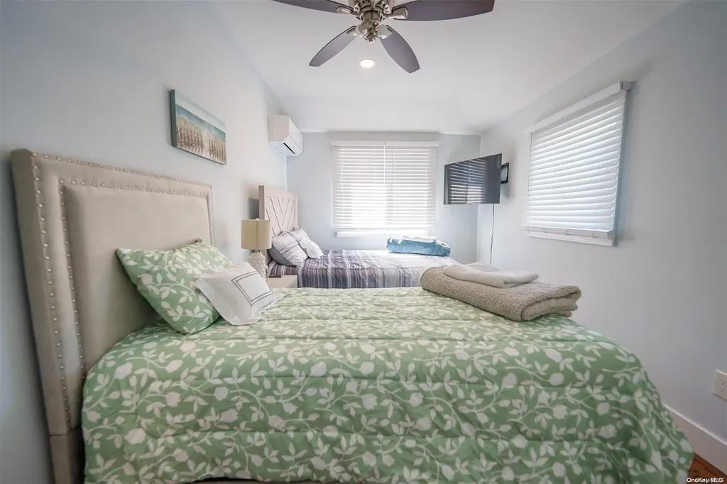 8 Cottage Avenue Bay Shore NY 11706