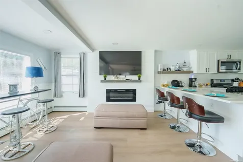 8 Cottage Avenue Bay Shore NY 11706