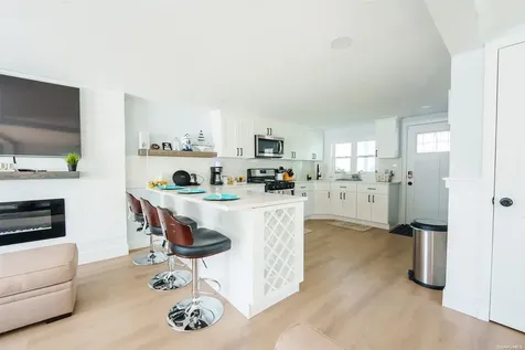 8 Cottage Avenue Bay Shore NY 11706