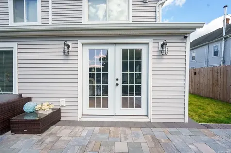 8 Cottage Avenue Bay Shore NY 11706