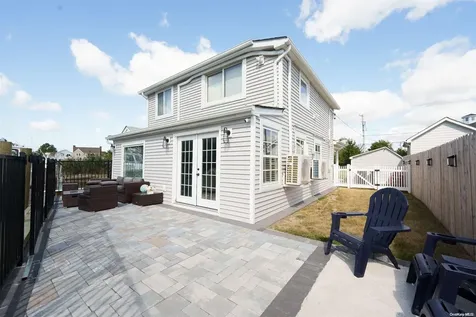 8 Cottage Avenue Bay Shore NY 11706