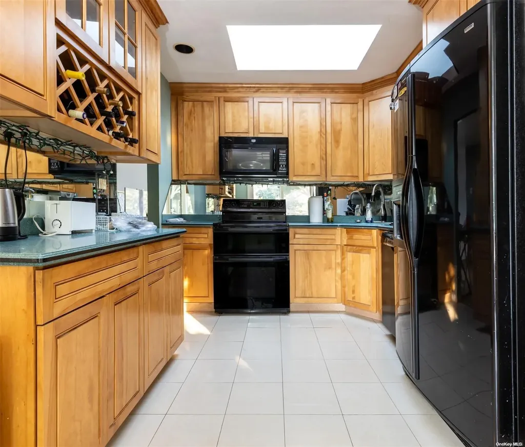 112 Hayrick Lane Commack NY 11725