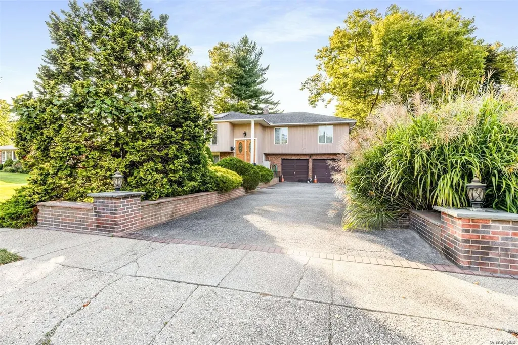 112 Hayrick Lane Commack NY 11725