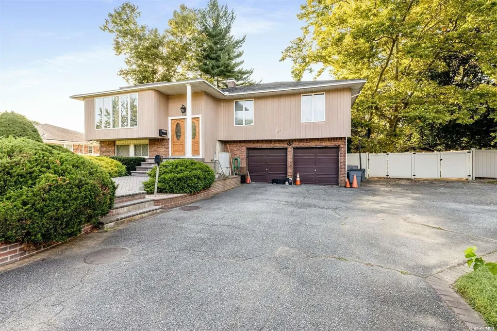 112 Hayrick Lane Commack NY 11725