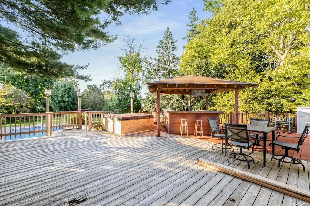 112 Hayrick Lane Commack NY 11725