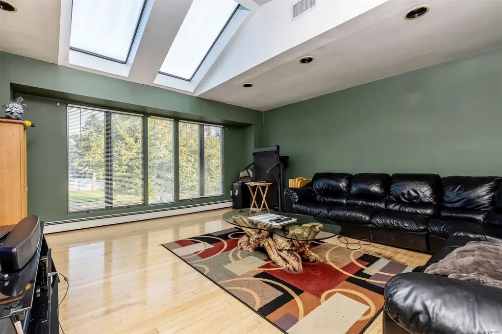 112 Hayrick Lane Commack NY 11725