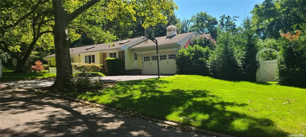 70 Snowball Drive Cold Spring Harbor NY 11724