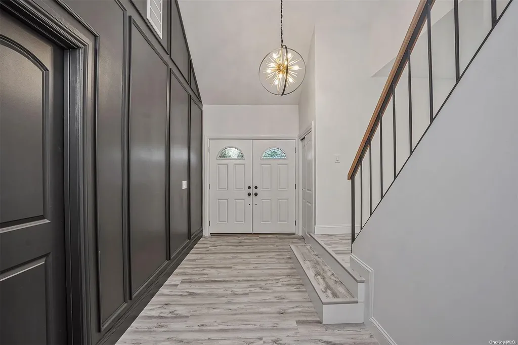 5 Hanover Place Medford NY 11763