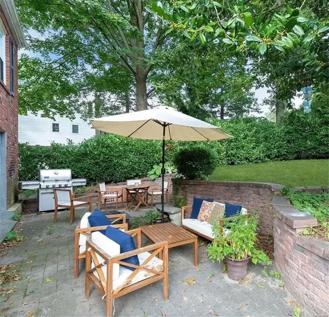 1 Motts Lane Glenwood Landing NY 11547