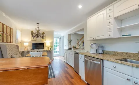 1 Motts Lane Glenwood Landing NY 11547