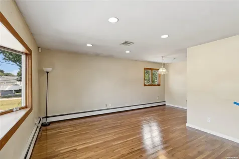 62 Kennedy Avenue North Babylon NY 11703