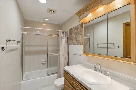 62 Kennedy Avenue North Babylon NY 11703