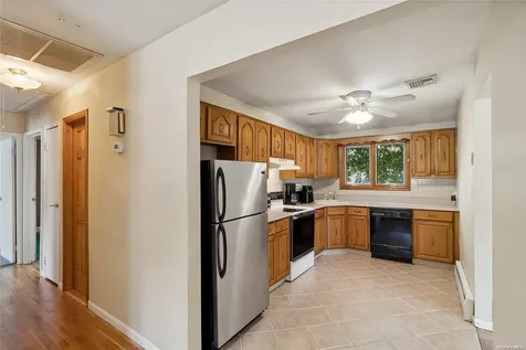 62 Kennedy Avenue North Babylon NY 11703