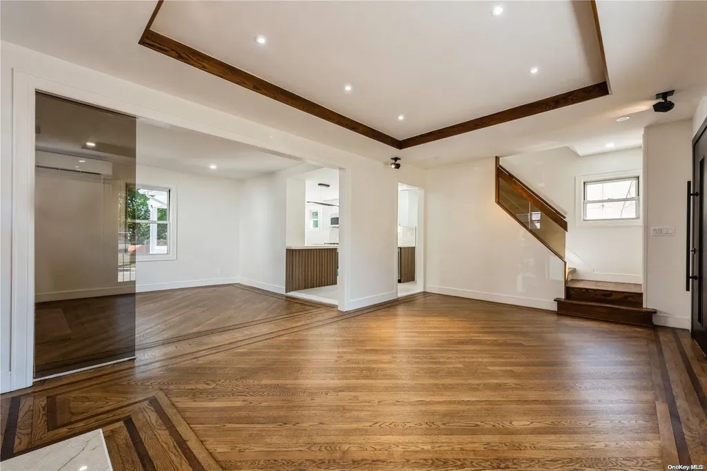 48 Lakeview Avenue Lynbrook NY 11563