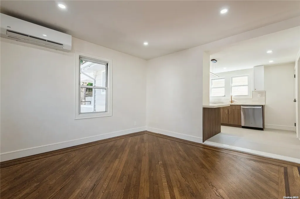 48 Lakeview Avenue Lynbrook NY 11563