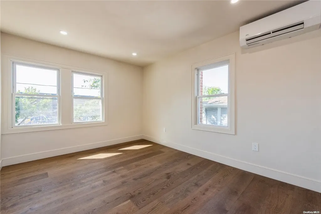 48 Lakeview Avenue Lynbrook NY 11563