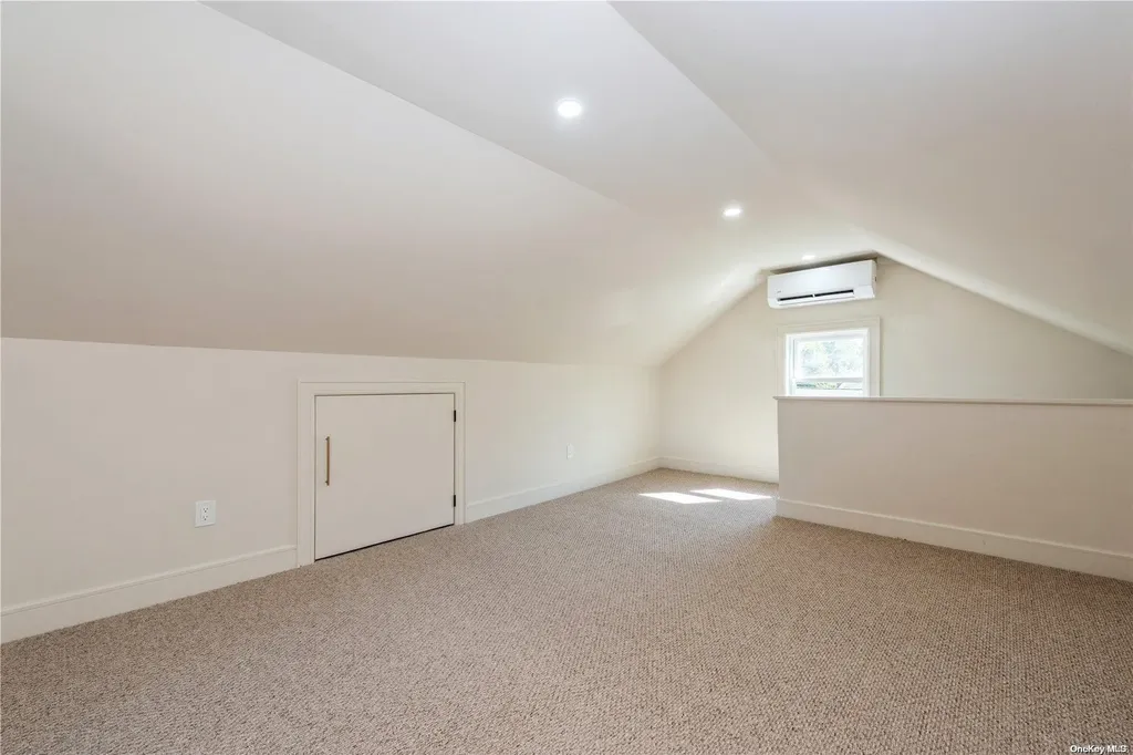 48 Lakeview Avenue Lynbrook NY 11563