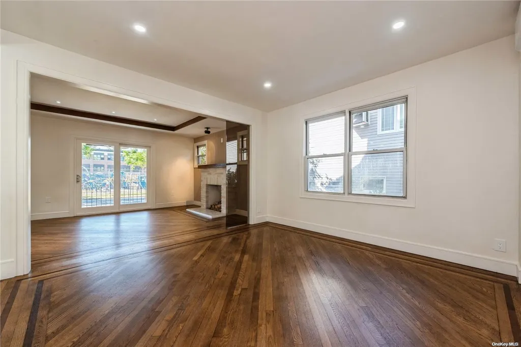 48 Lakeview Avenue Lynbrook NY 11563