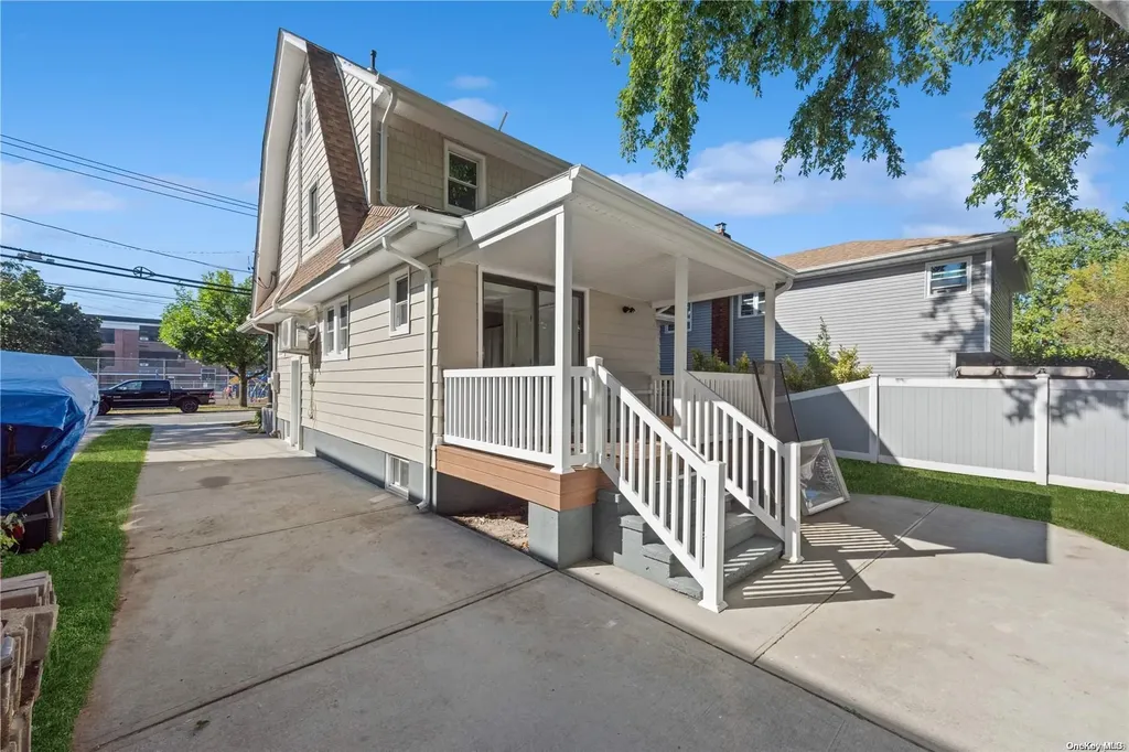 48 Lakeview Avenue Lynbrook NY 11563