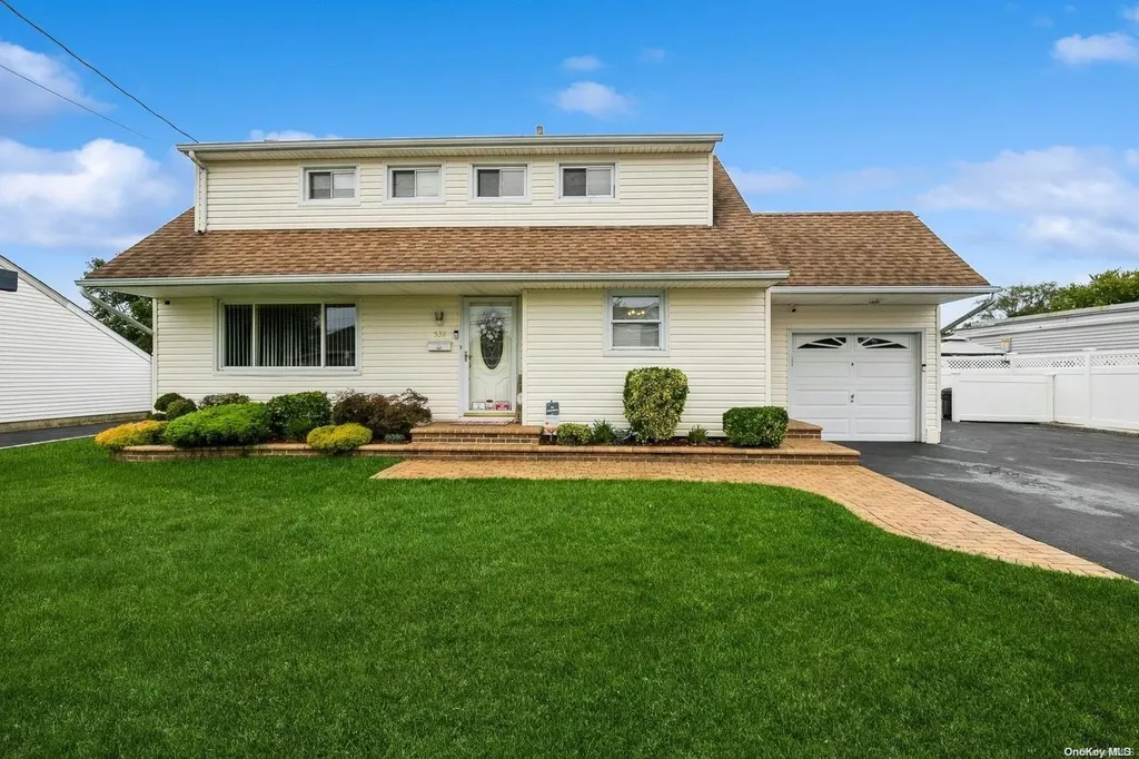 532 Alwick Avenue West Islip NY 11795