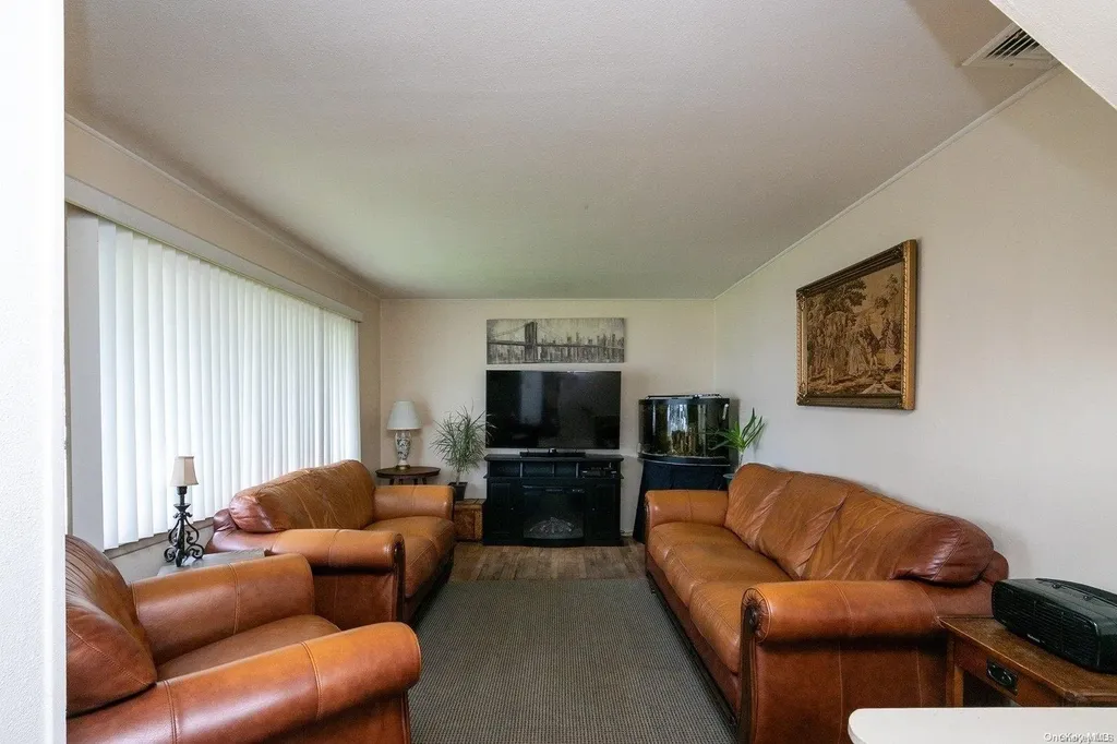 532 Alwick Avenue West Islip NY 11795